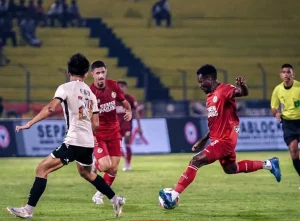 semen padang vs psm makassar
